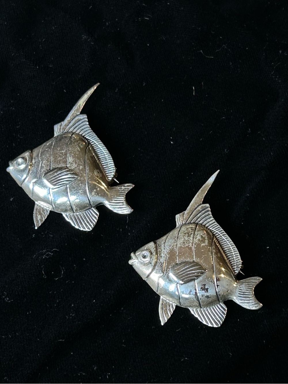 Vintage sterling silver fish brooch
